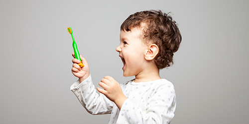 niño-con-cepillo-blog-clinica-soria